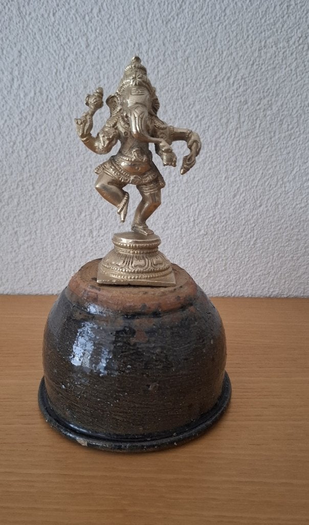 Antieke geelkoperen Ganesha sculptuur op voet.🗽, Verzenden