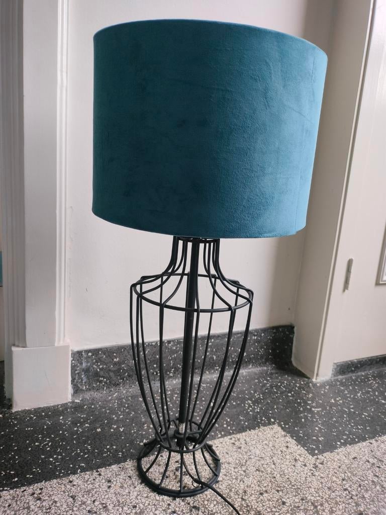 Staande lamp - zwart metaal met blauwe velvet kap, Huis en Inrichting, Lampen | Vloerlampen, Ophalen, Zo goed als nieuw, Stof