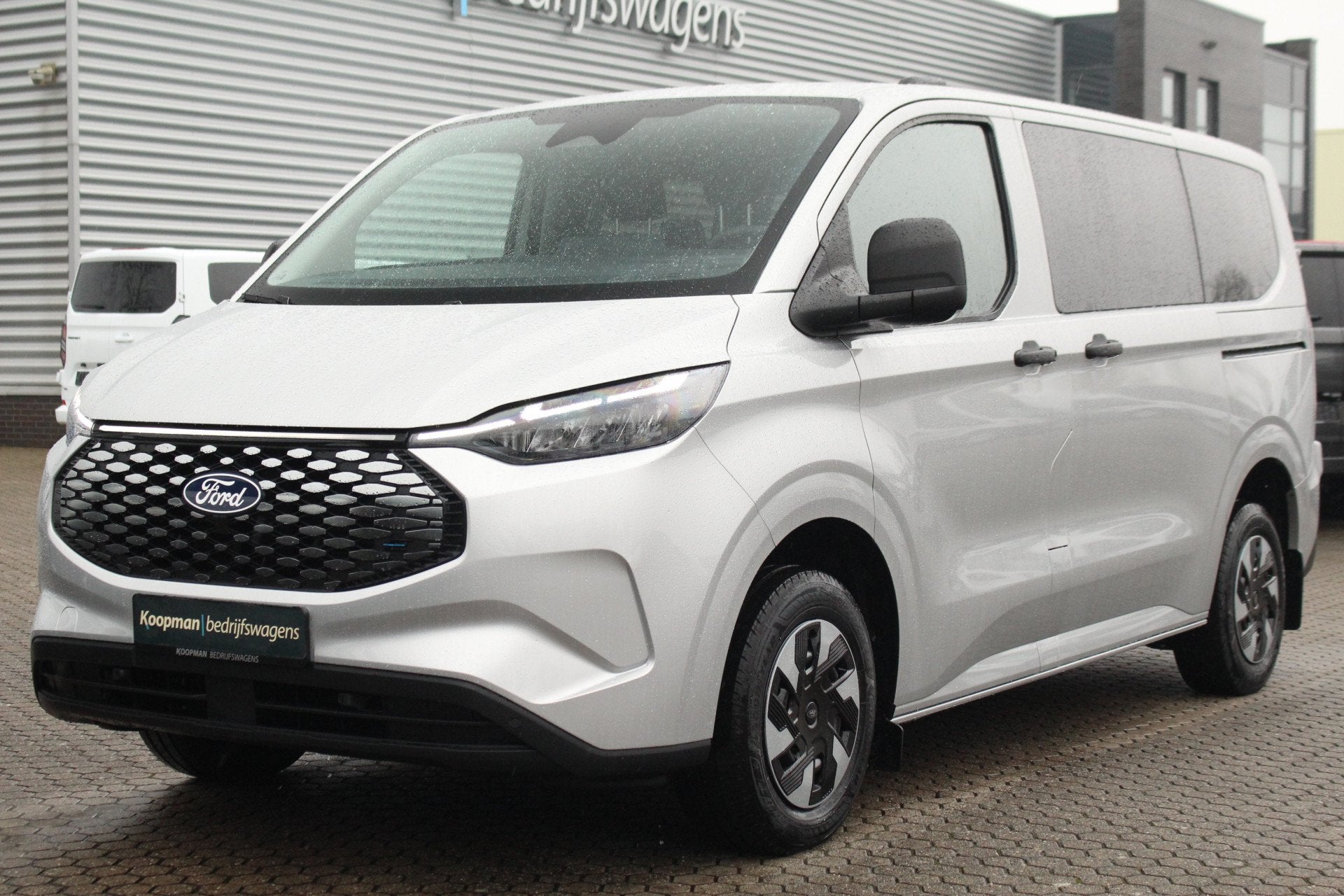 Ford E-Transit Custom 320 L1H1 Kombi | 9 persoons | Trend |, Automaat, Achterwielaandrijving, Overige carrosserieën, 2200 kg