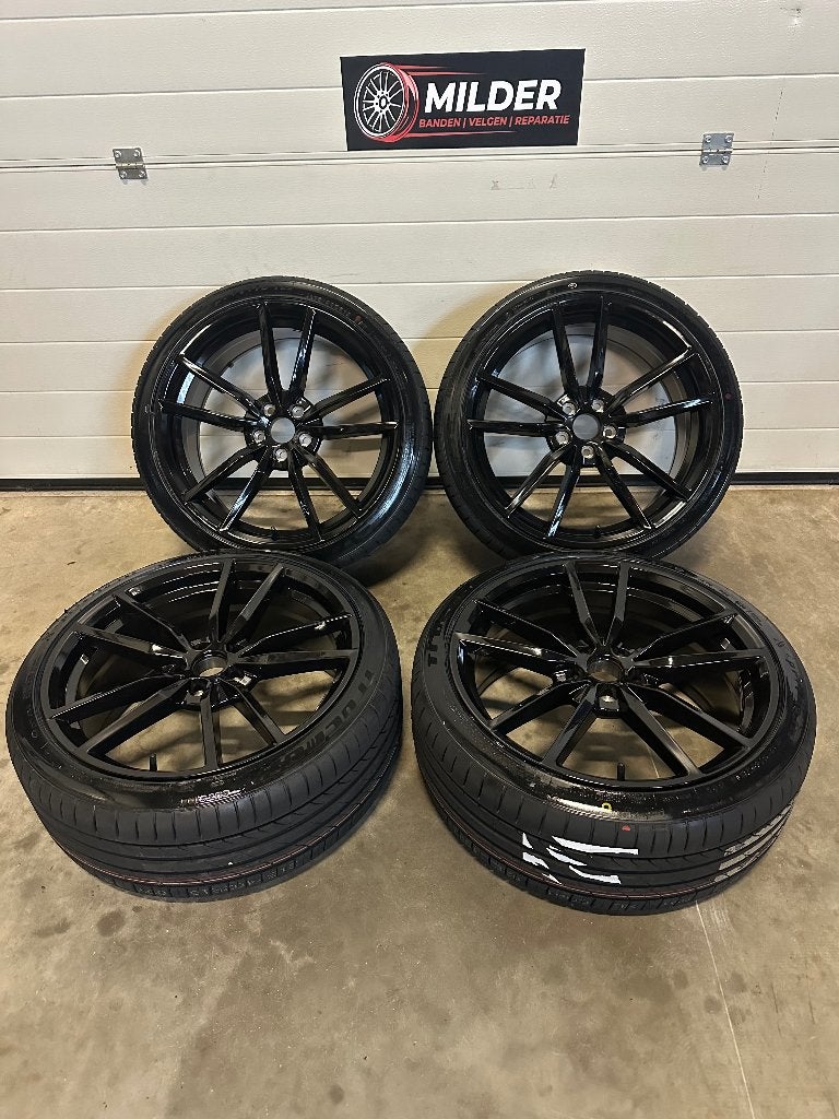 Pretoria Look velgen+Tracmax banden 18 inch 5x100 NIEUW Polo, Auto-onderdelen, 18 inch, 215 mm, Velg(en), Nieuw