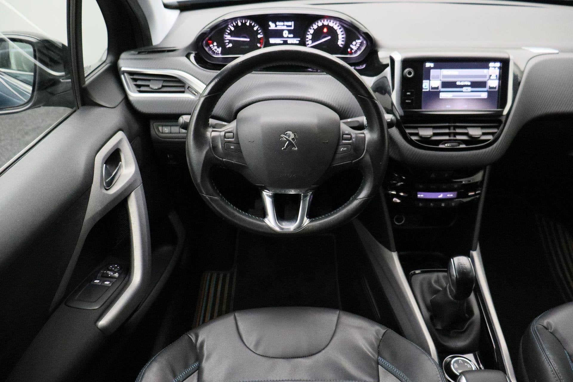 Peugeot 2008 1.2 PureTech Urban Cross 2015 | Navigatie | Cru, Auto's, Peugeot, Stof, Gebruikt, Euro 6, 1270 kg