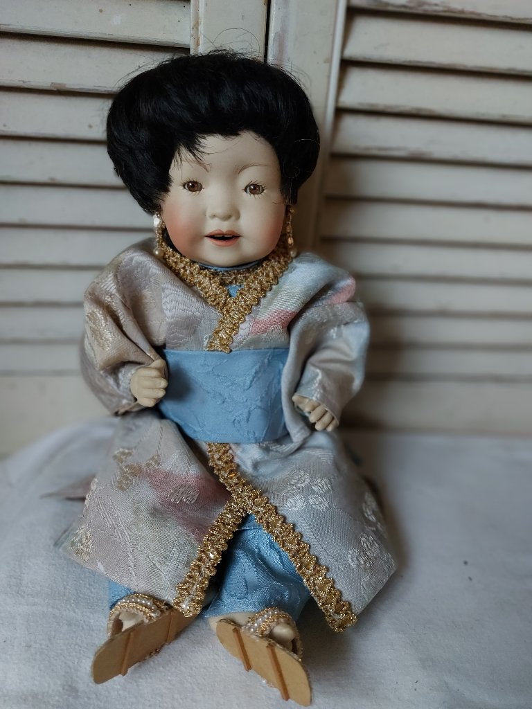 antieke pop, reproductie japans kestner pop-je, Verzamelen, Ophalen of Verzenden, Zo goed als nieuw, Pop