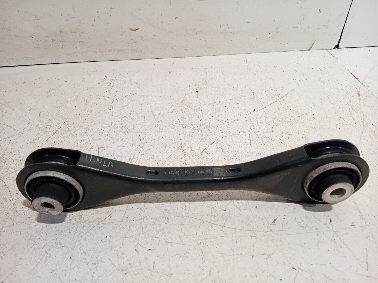 Draagarm links achter Volkswagen ID.4, Onderdelen@venauto.nl, Van der Ven Autorecycling B.V., Gebruikt, Ettenseweg 76, 4706 PB Roosendaal, The Netherlands