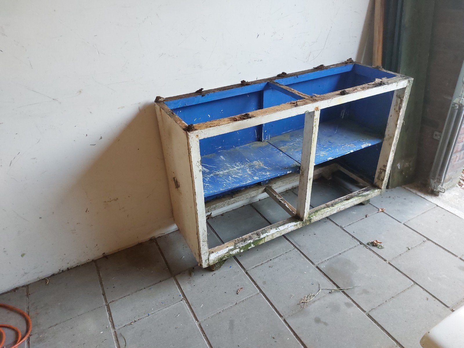 Gratis af te halen: Oude houten kast/werkbank onderstel, Ophalen of Verzenden, Gebruikt