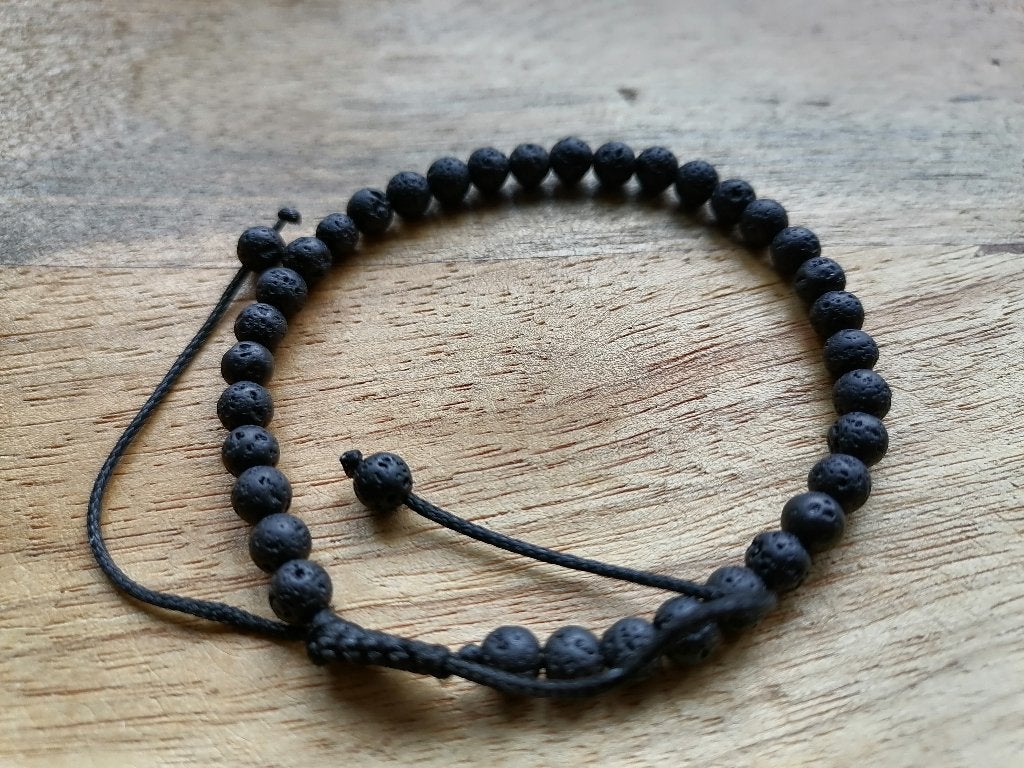 Nieuw handgemaakt armbandje met lavasteen kralen 4 mm, Overige materialen, Met bedels of kralen, Zwart, Nieuw