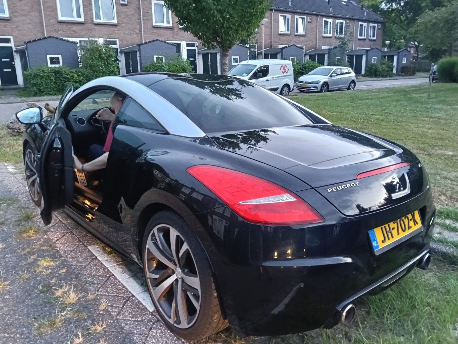 Peugeot RCZ 1.6  200 PK GT-line 04-2016 ( wegens emigratie ), Auto's, Voorwielaandrijving, 1272 kg, 15 km/l, Zwart