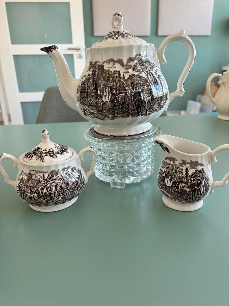 Myott Royal Mail theepot met melk- en suikerkannetje, Ophalen of Verzenden