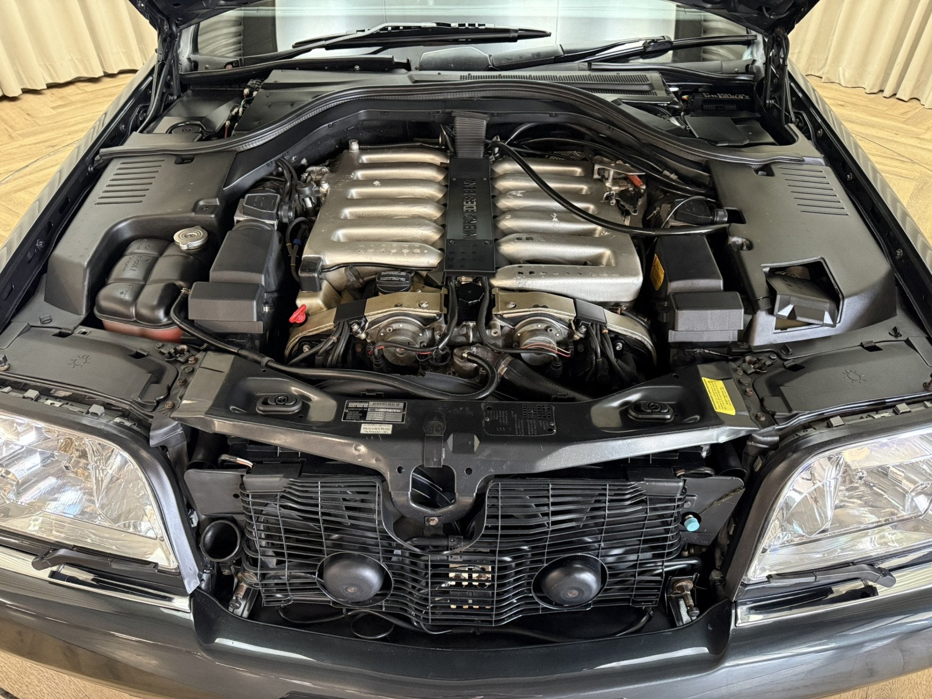Mercedes-Benz S-Klasse 600 SEL 6.0 V12 / 408 PK / Verlengd /, Automaat, Achterwielaandrijving, Zwart, Bedrijf
