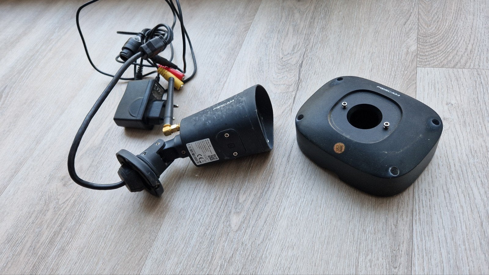 Foscam G4P IP-camera met originele montagebox, Ophalen, Gebruikt, Buitencamera