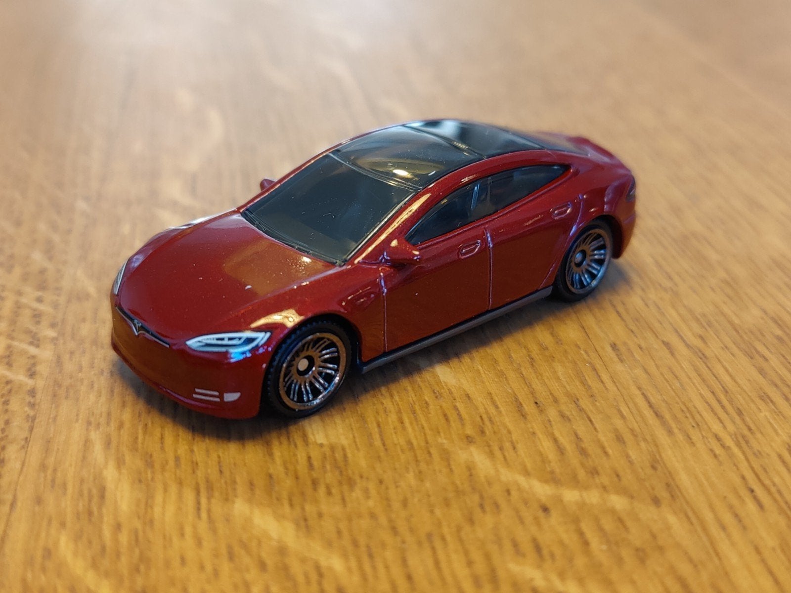 Matchbox Tesla Model S ROOD, Hobby en Vrije tijd, Ophalen of Verzenden, Zo goed als nieuw, Auto