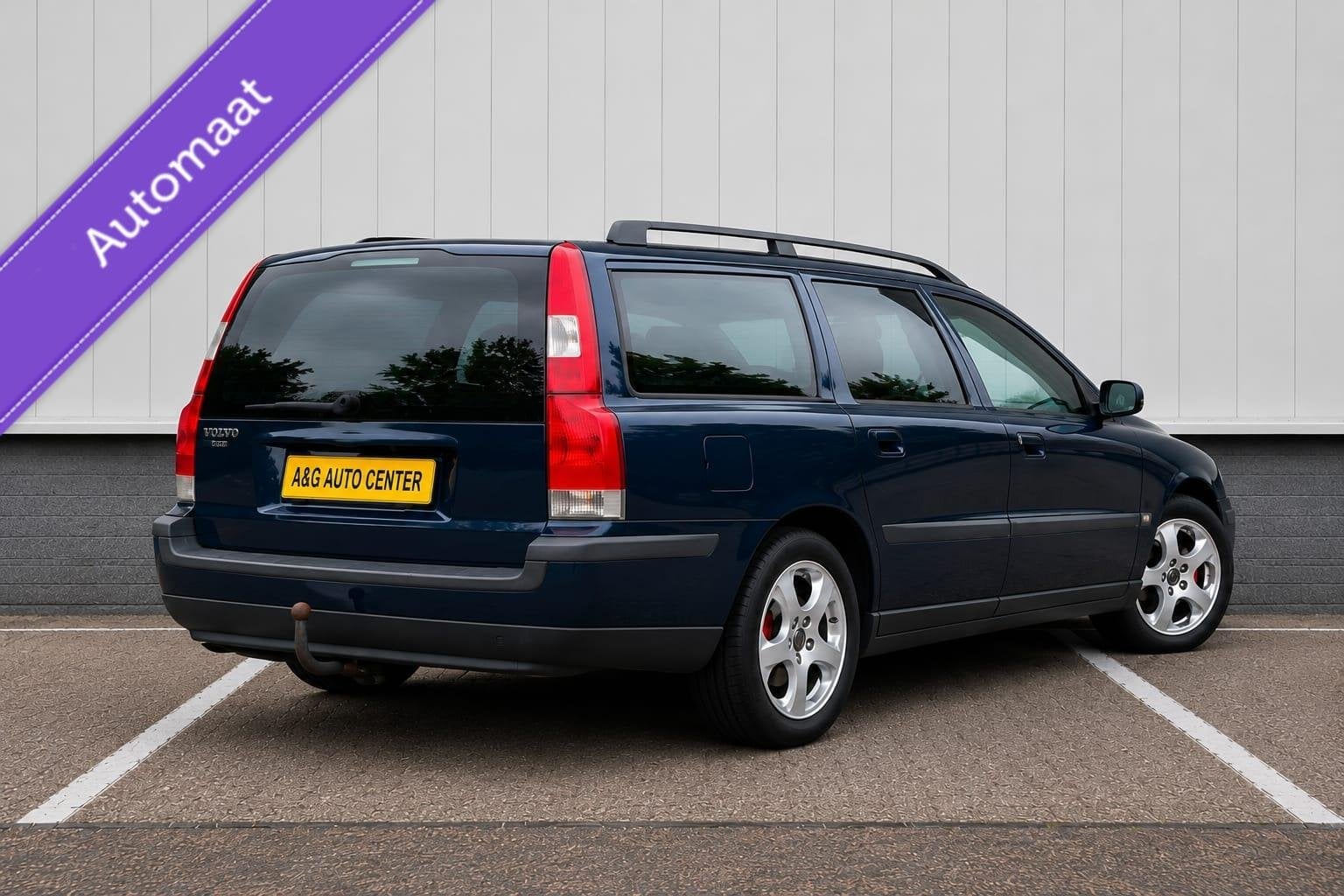 Volvo V70 2.4 T/1e Eig/200PK/Airco/CruiseContr/Leer/Trekhaak, Gebruikt, Blauw, Stoelverwarming, 2435 cc