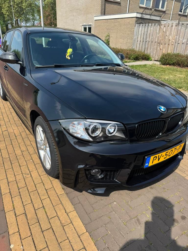 BMW 1-Serie 1.6 116I 2006 Zwart, Auto's, BMW, 1596 cc, Achterwielaandrijving, Zwart, 4 cilinders
