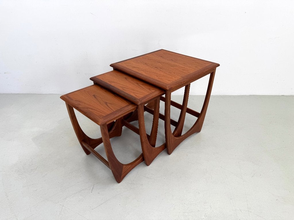 Vintage set  bijzettafels van G-Plan, Huis en Inrichting, Minder dan 55 cm, Rond, Zo goed als nieuw, Ophalen