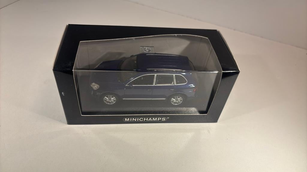 Porsche cayenne bleu minichamps 1.43, Hobby en Vrije tijd, Modelauto's | 1:43, Auto, Ophalen of Verzenden, MiniChamps, A