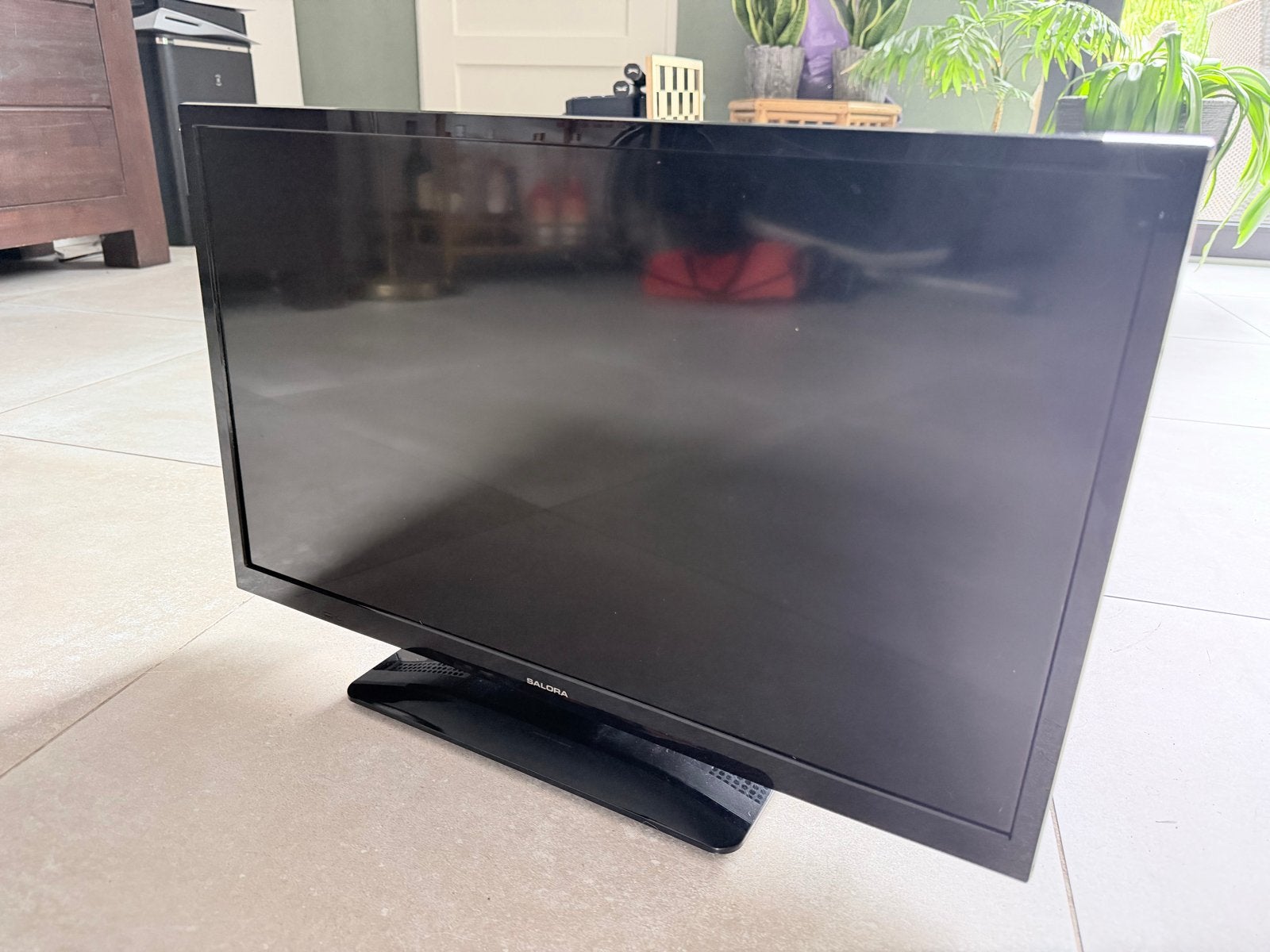 Salora 24 inch LED TV - Model 24XHA4404/1, 50 Hz, HD Ready (720p), 60 tot 80 cm, Ophalen