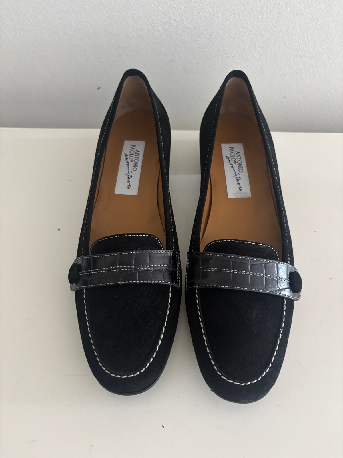 Zwart suède instapper met croco gesp maat 40, Kleding | Dames, Verzenden, Nieuw, Instappers, Zwart