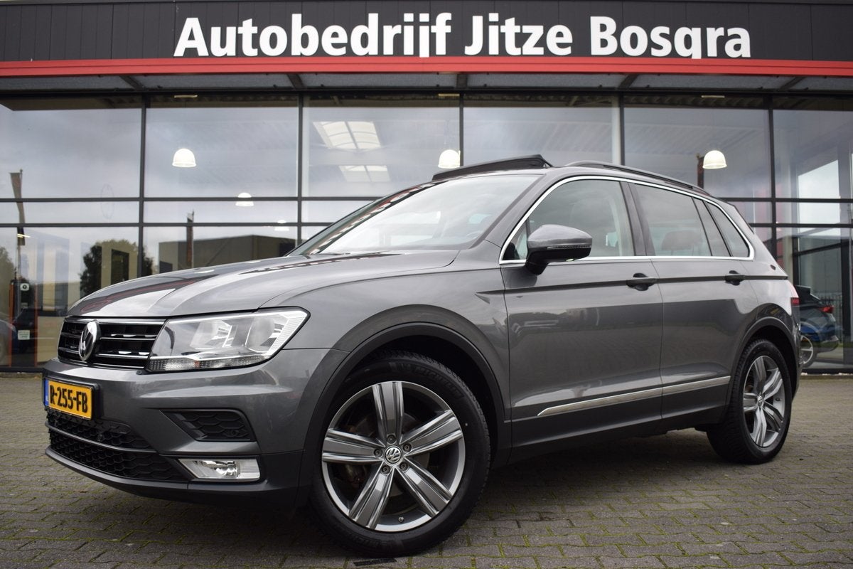 Volkswagen Tiguan 1.4 TSi Connected Series Panoramadak | Ful, Voorwielaandrijving, Stof, 4 cilinders, Handgeschakeld
