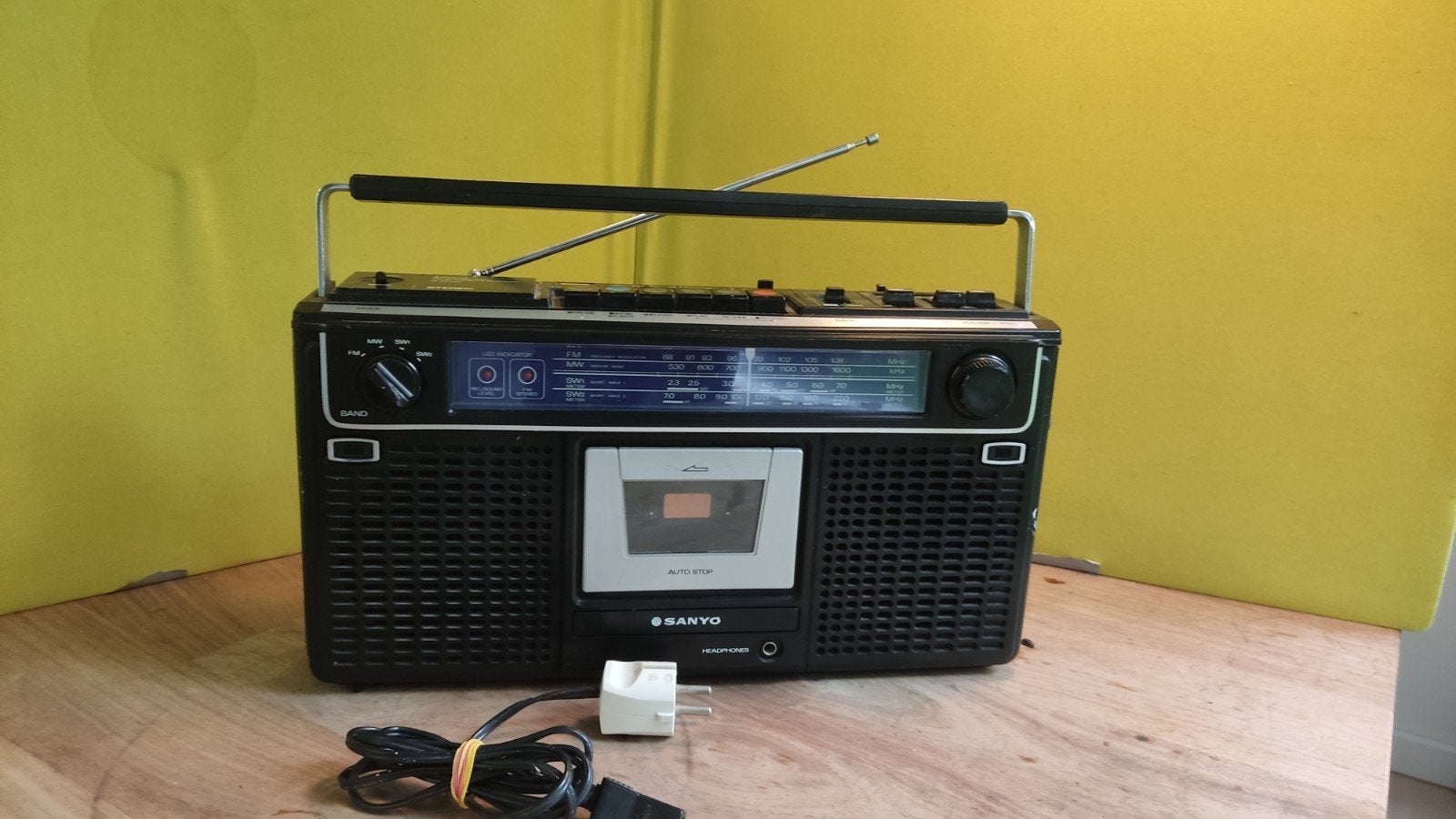 Sanyo M9902K Radio Cassette Recorder - Vintage Boombox, Ophalen of Verzenden, Gebruikt, Radio
