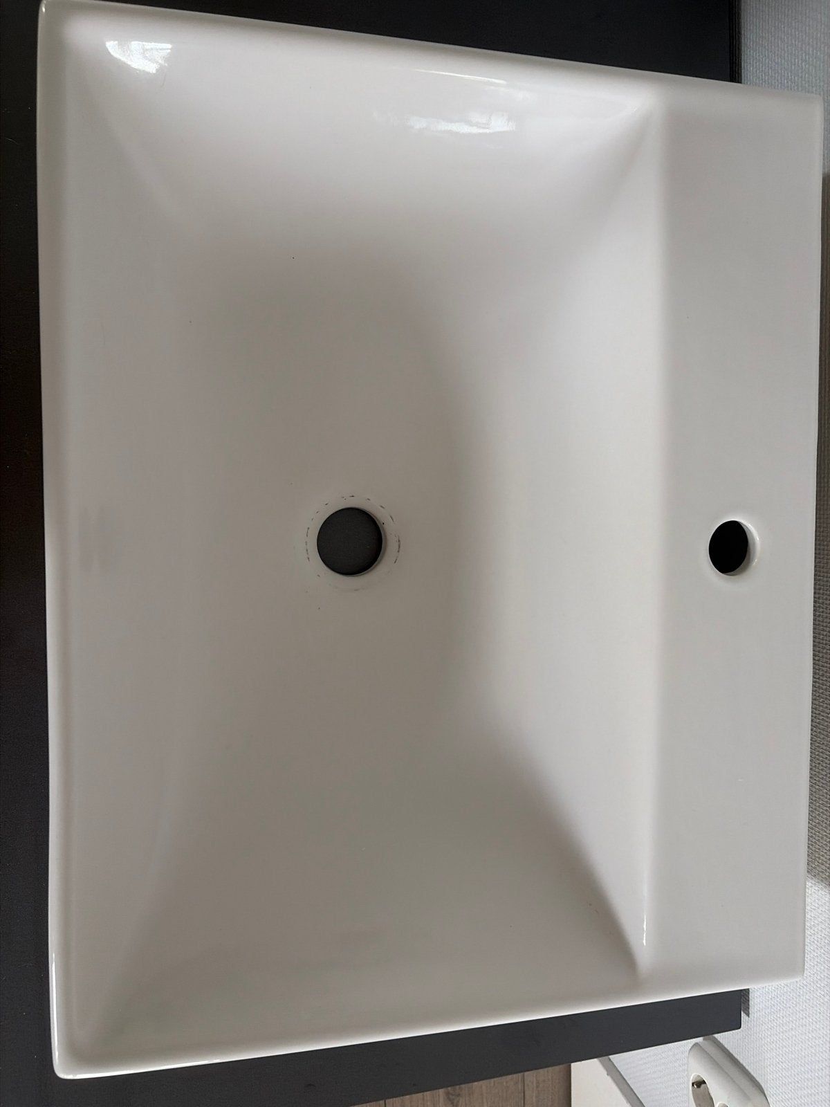 Twee witte wastafel van Sphinx, zo goed als nieuw, Ophalen of Verzenden, Zo goed als nieuw, Wastafel