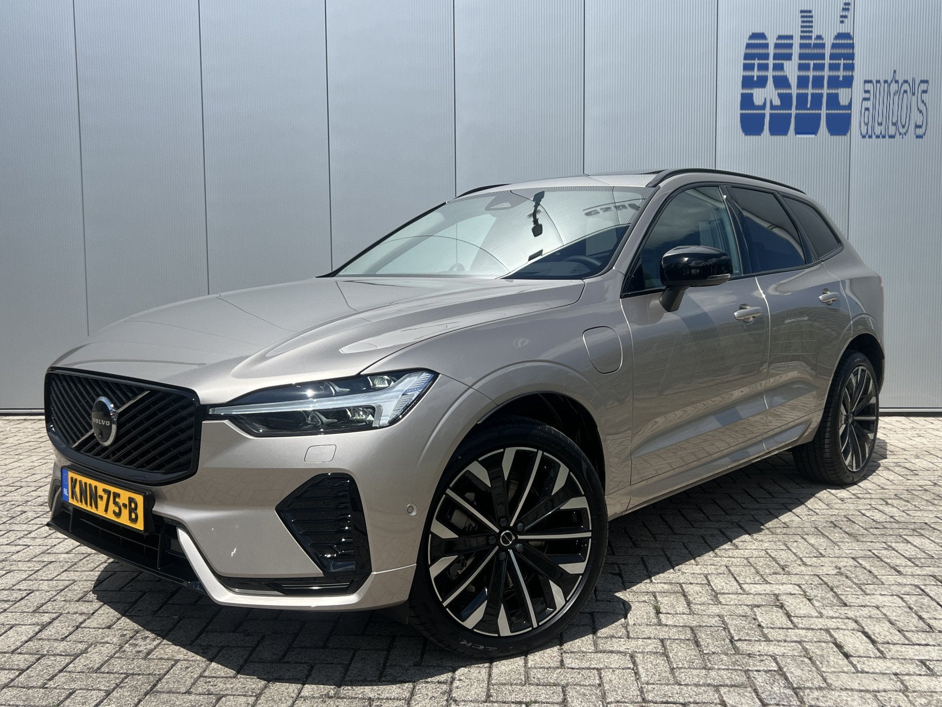 Volvo XC60 T6 AWD Ultra Dark Executive Ed Luchtvering Bowers, Auto's, Automaat, 12 maanden, Gebruikt, Zwart