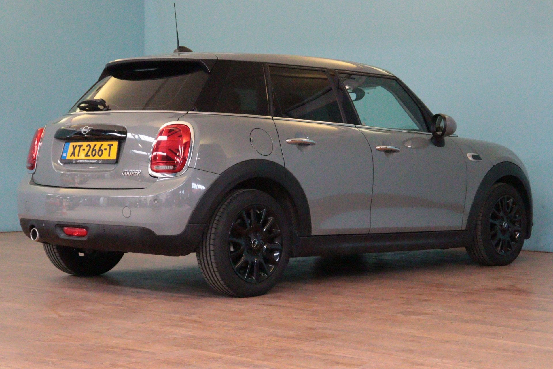 MINI 5-deurs 1.5 Cooper Business Edition | 5 DRS | NAVI | AI, Auto's, Voorwielaandrijving, Gebruikt, Euro 6, 1165 kg