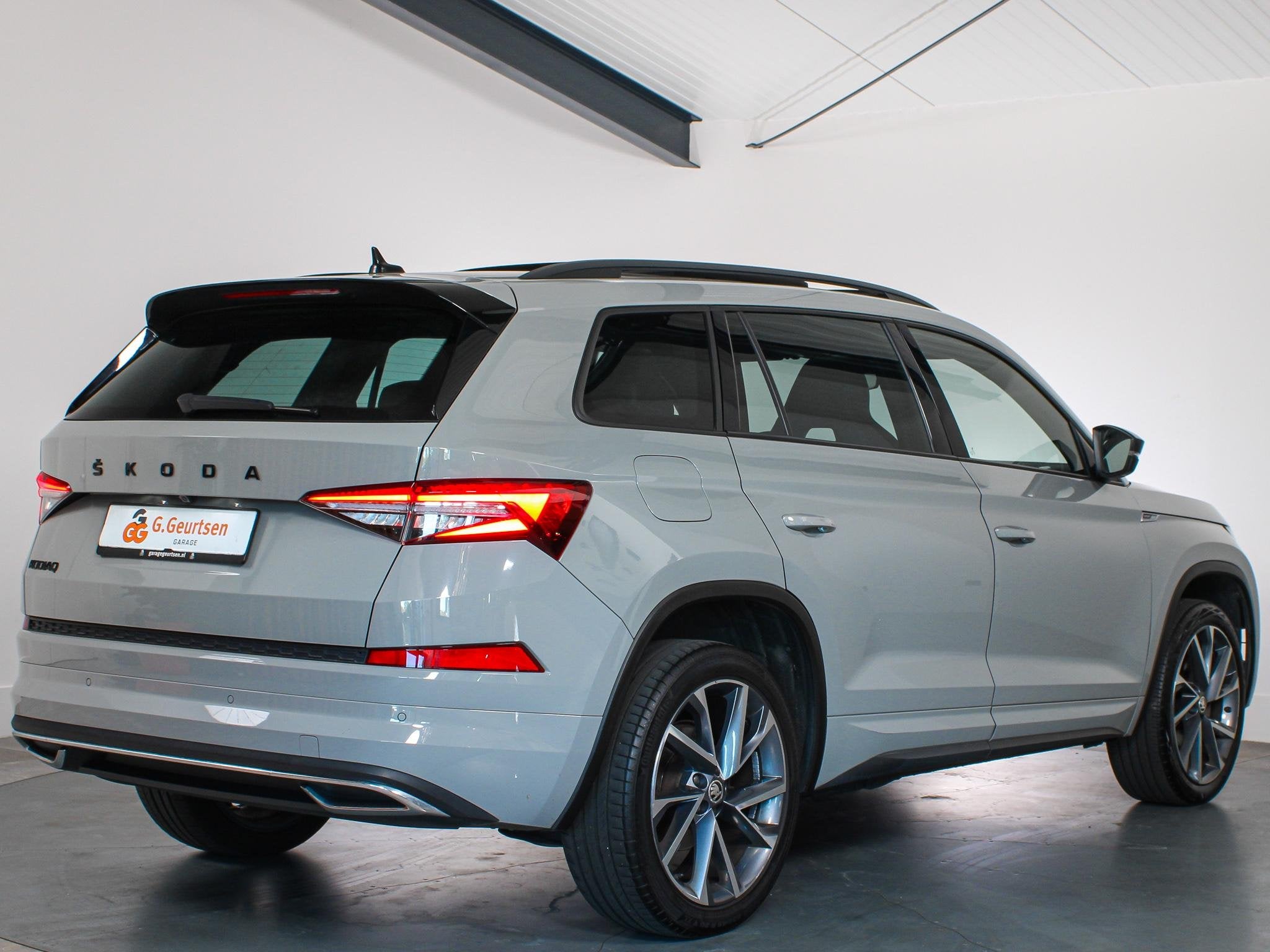 Skoda Kodiaq 1.5 TSI Sportline Business, 7-Persoons, Trekhaa, Auto's, Voorwielaandrijving, 4 cilinders, 150 pk, Origineel Nederlands