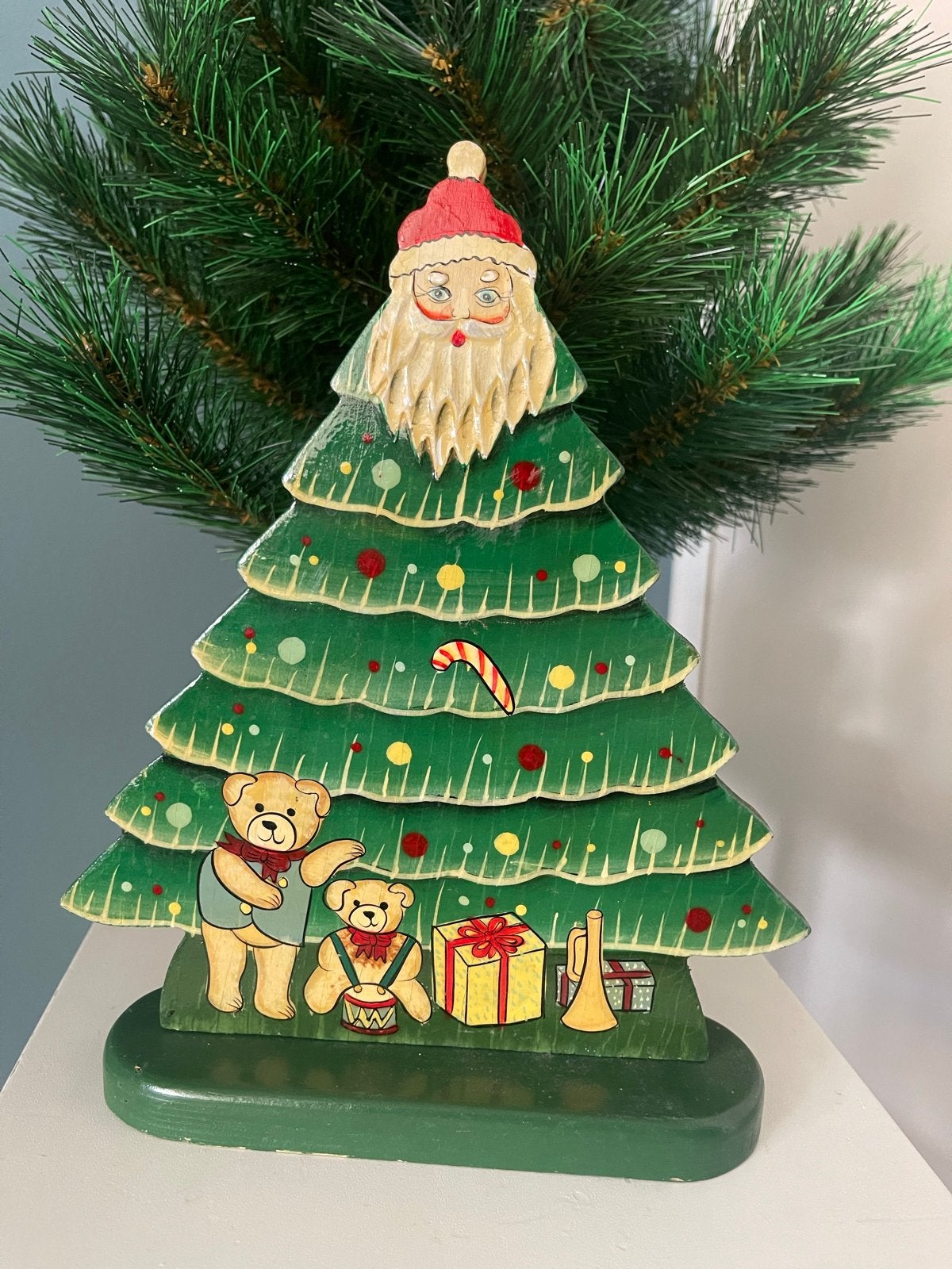 Houten kerstdecoratie. Kerstboom met o.a. een kerstman, Ophalen of Verzenden