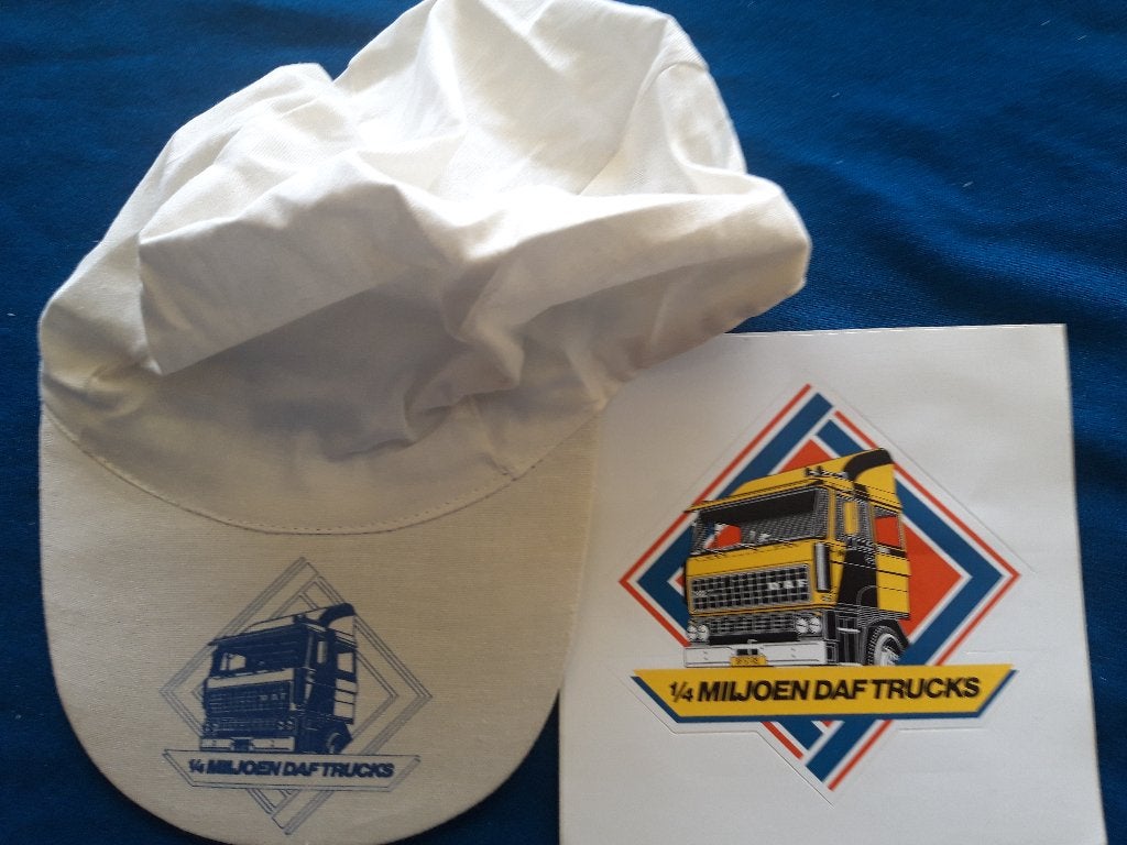 sticker en petje DAF 1/4 MILJOEN DAF TRUCKS, Ophalen of Verzenden, Zo goed als nieuw, Auto's