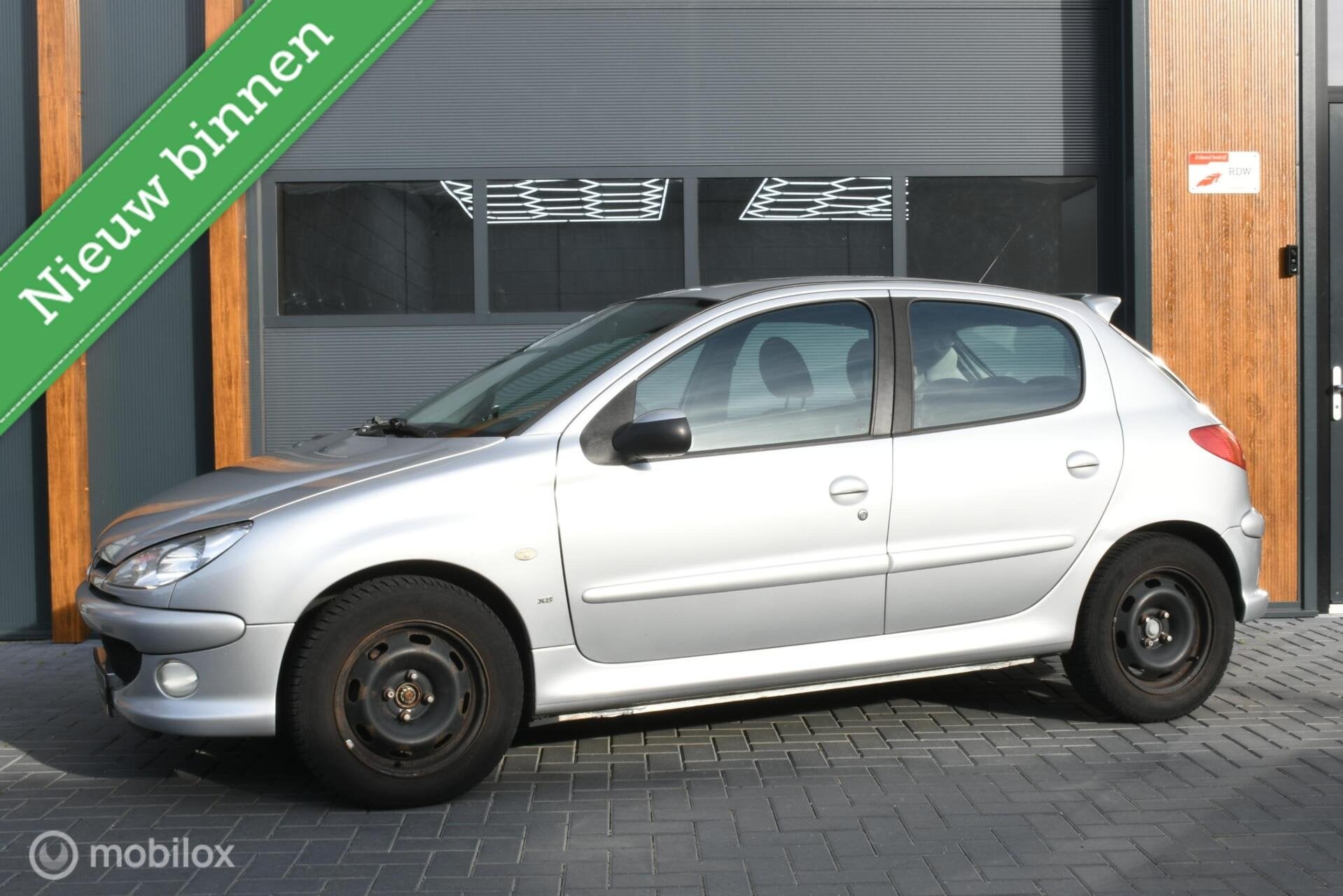 Peugeot 206 1.6-16V Griffe NAP APK geldig tot 02-2027, Auto's, Voorwielaandrijving, 4 cilinders, Bedrijf, Handgeschakeld