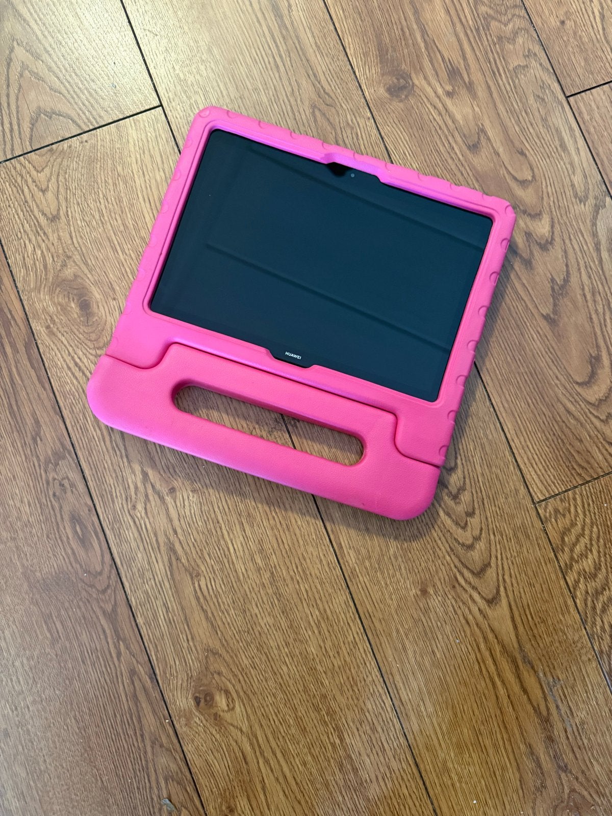 Huawei MediaPad T5 10.1" - Roze hoes - Zo goed als nieuw, 32 GB, Zo goed als nieuw, Wi-Fi, Ophalen