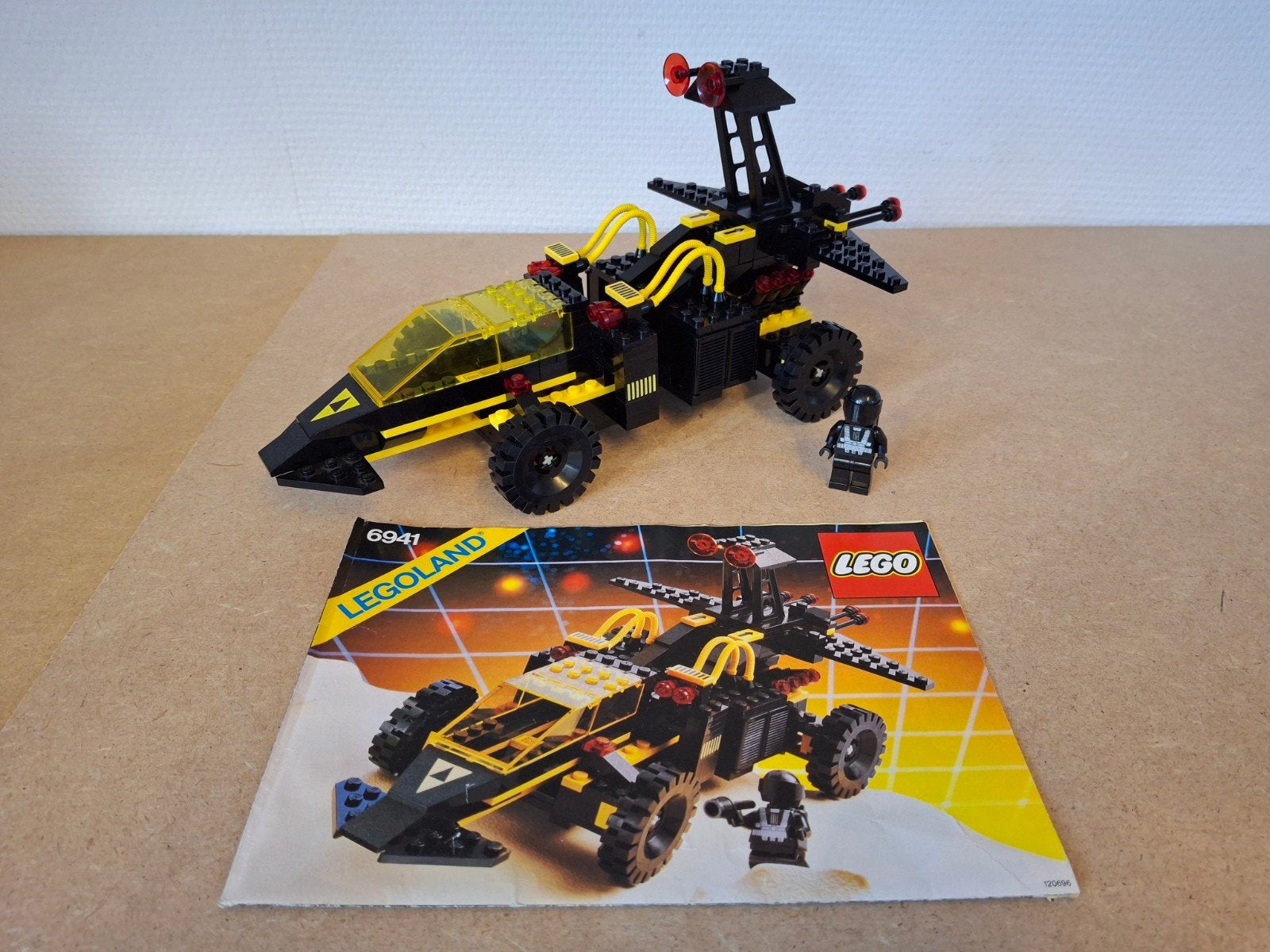 Lego 6941 Battrax. Jaren 80 Blacktron Space, Compleet, Lego, Info@lego.com, 33 Bath Road, Slough, UK