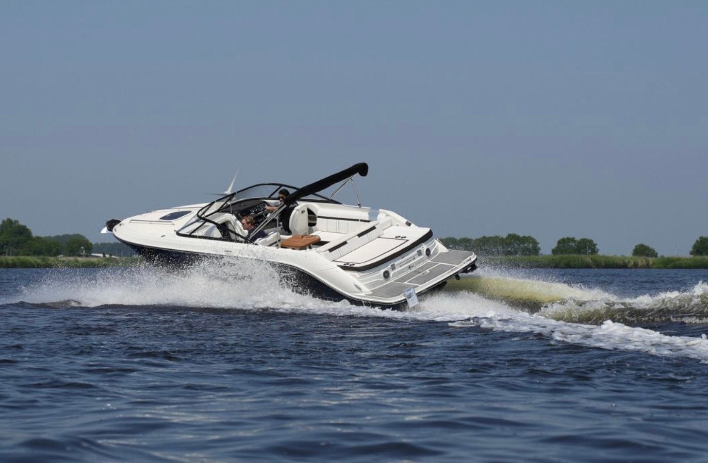 Sea Ray Sun Sport 250, Watersport en Boten, Motorboten en Motorjachten, Walstroom, Binnenboordmotor, Zo goed als nieuw, Sea Ray