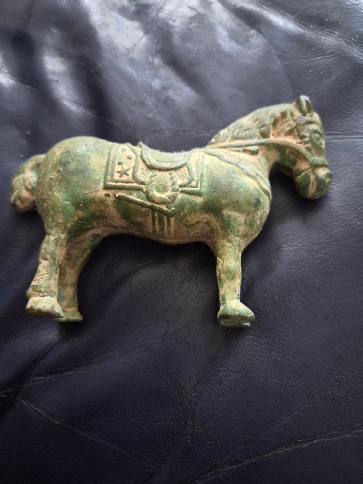 Oud bronzen paard beeldje - 15 cm breed, Antiek en Kunst, Ophalen of Verzenden, Brons