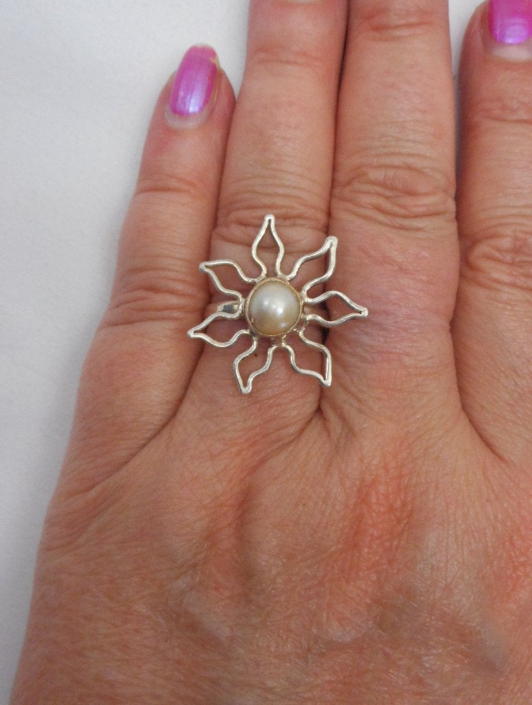 Zilveren ring bloem met parel maat 17 nr.1131