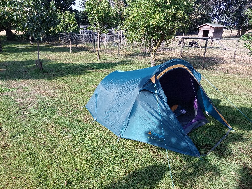 Tent , tentje , shelter , met gratis slaapzak, Caravans en Kamperen, Ophalen of Verzenden, Zo goed als nieuw, Tot en met 3