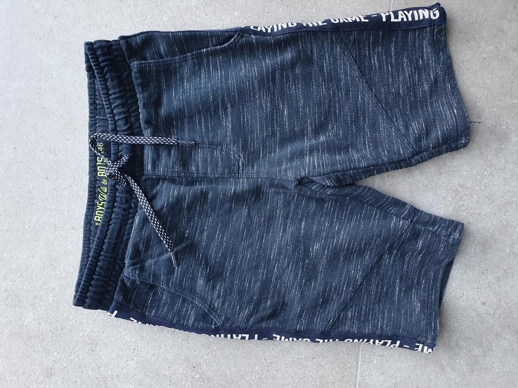 WE fashion joggingshort 140, Kinderen en Baby's, Kinderkleding | Maat 140, Broek, Ophalen of Verzenden, Zo goed als nieuw, Jongen