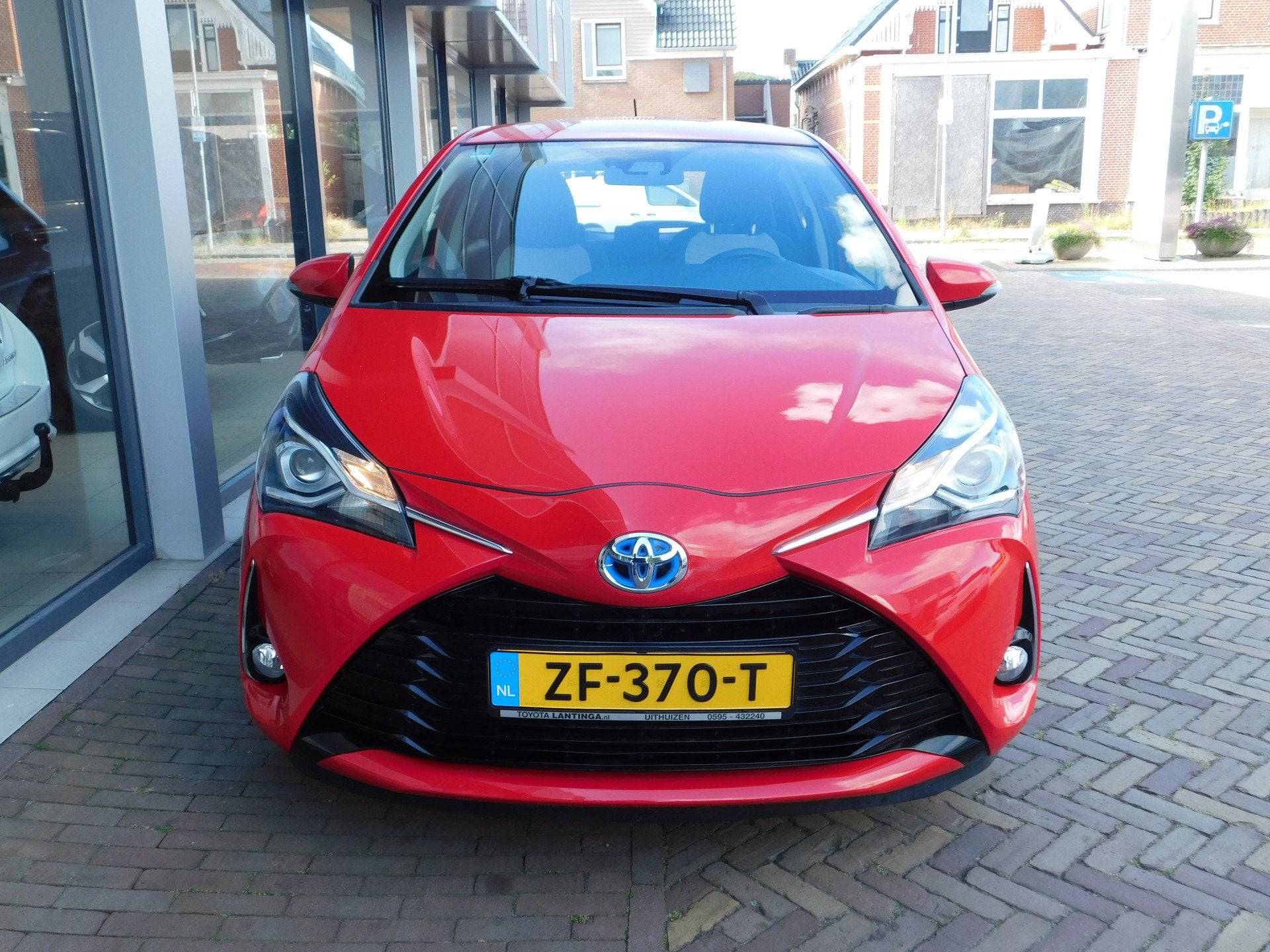 Toyota Yaris 1.5 Hybrid Design | NAVI (bj 2017, automaat), 12 maanden, Gebruikt, Euro 6, 4 cilinders