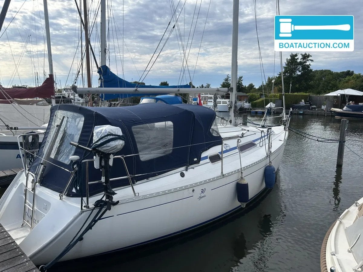 Dufour 30 Classic nu in de online veiling.