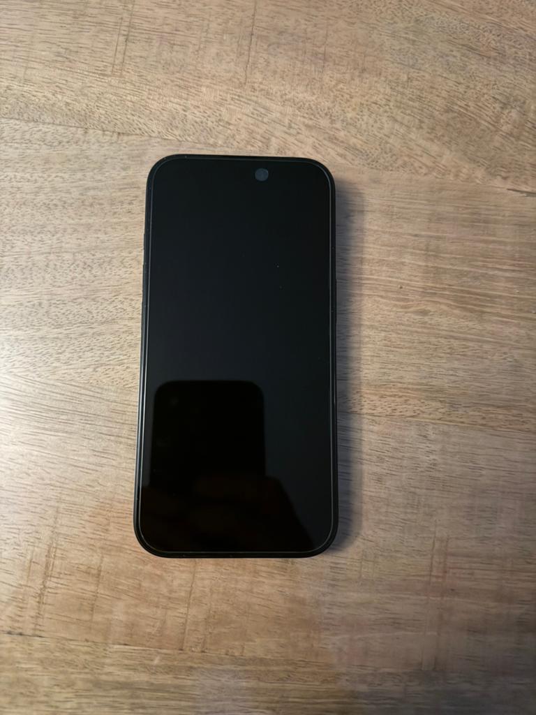 Iphone 16, Ophalen of Verzenden, Zo goed als nieuw, Zwart, 128 GB