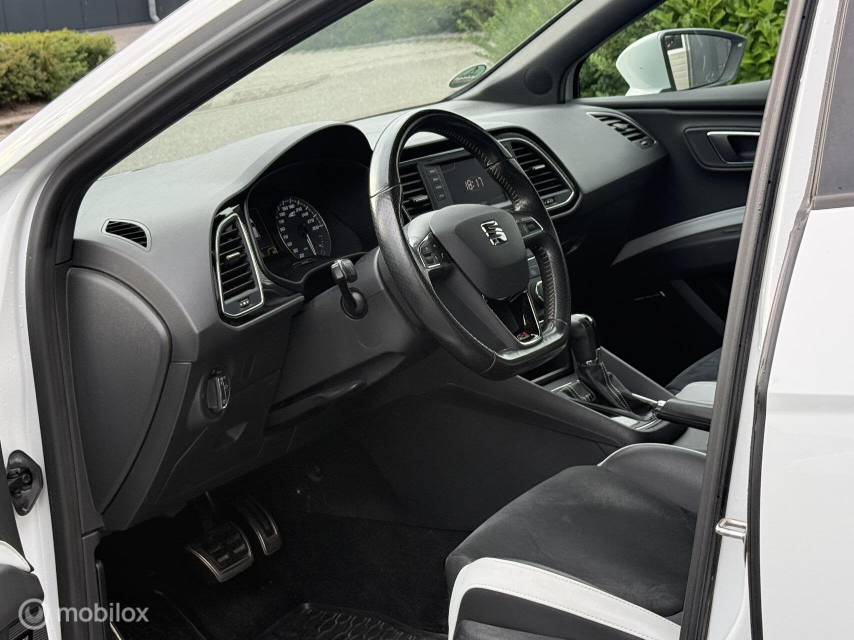 Seat Leon 2.0 TSI Cupra 265 DSG|Seat Sound|LED|, 15 km/l, 1321 kg, 4 cilinders, 1984 cc