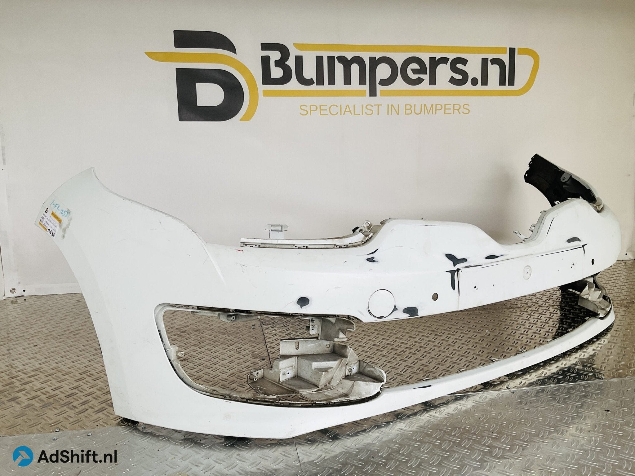 BUMPER Renault Megane 3 Facelift 2013-2015 VOORBUMPER 2-F4-1, Auto-onderdelen, Bumper