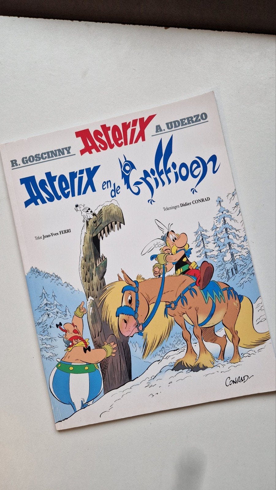 Asterix en de Griffioen - Stripboek, Eén stripboek, Ophalen of Verzenden, Zo goed als nieuw, Jean-Yves Ferri, Didier Conrad
