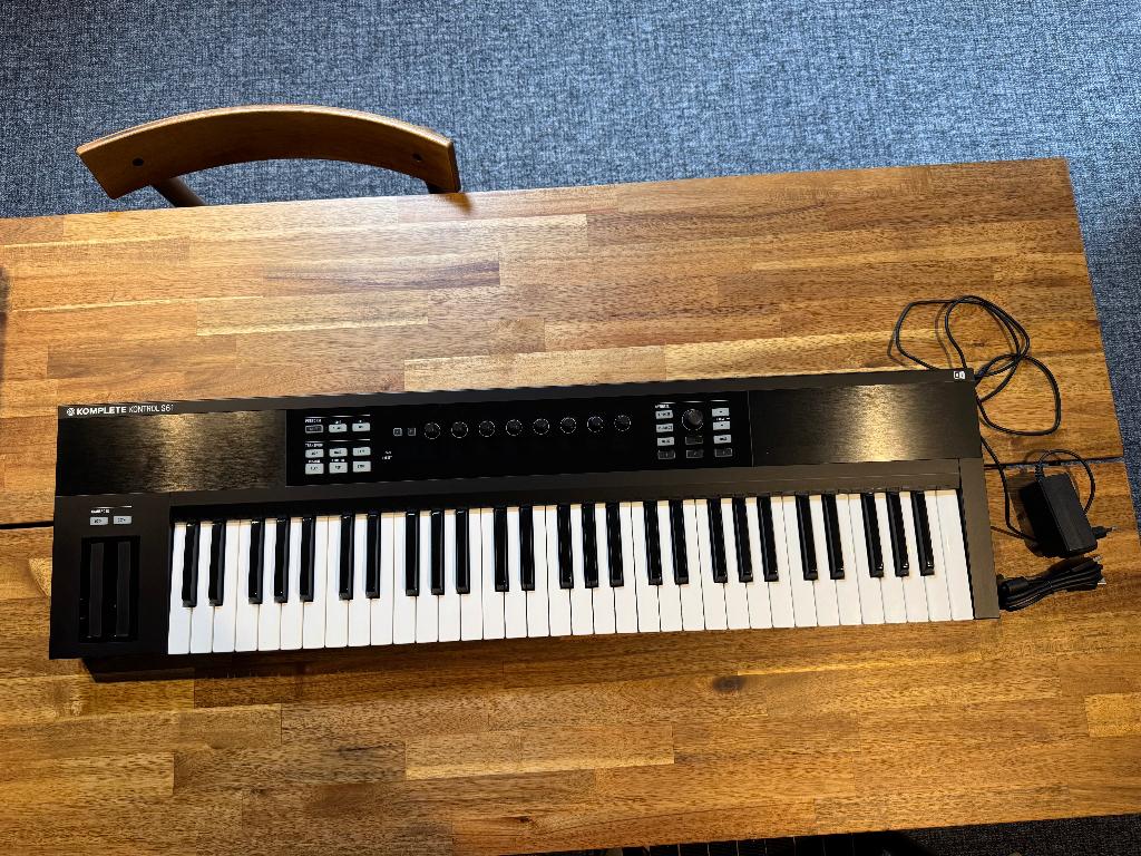 Keyboard Native Instruments Complete Kontrol S61 MK1, Ophalen, Zo goed als nieuw, 61 toetsen, Overige merken
