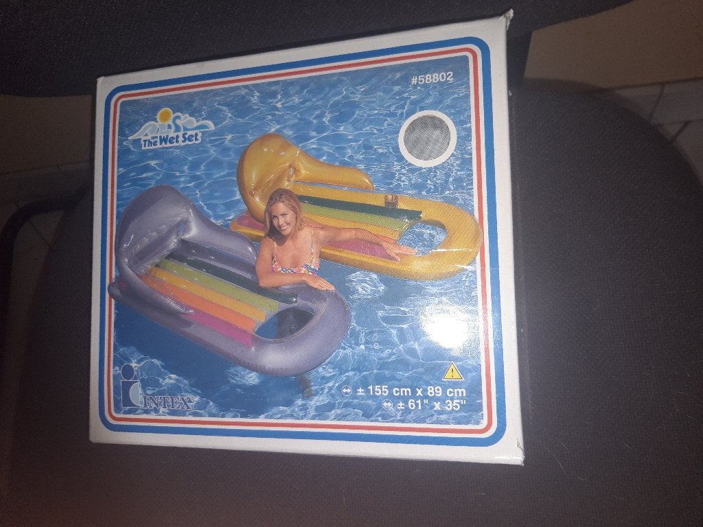Nieuw verpakte luchtmatras en nieuwe opblaasbare boot, Ophalen of Verzenden, Nieuw