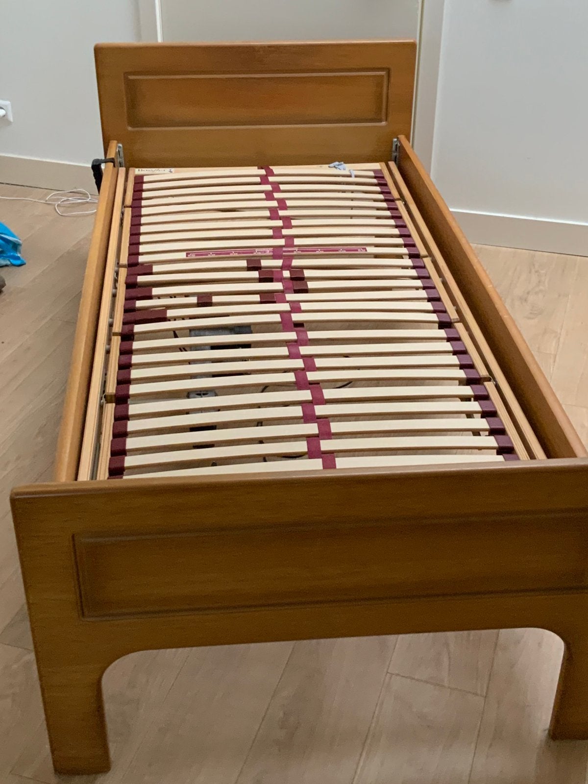 Elektrische Senioren bed, Huis en Inrichting, Slaapkamer | Bedden, Eenpersoons, Bruin, Ophalen of Verzenden, 200 cm