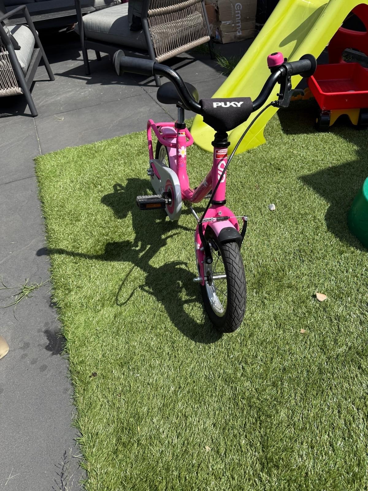 Roze Puky kinderfiets - Zo goed als nieuw, Terugtraprem, Zijwieltjes, 16 tot 20 inch, Ophalen of Verzenden
