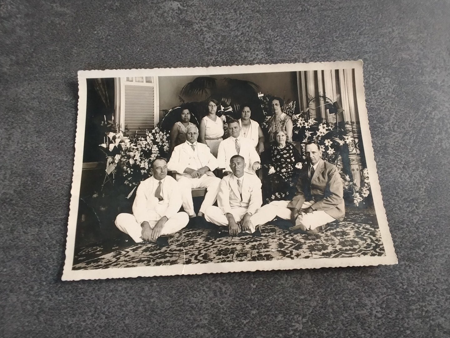 Ned Indie Foto Familie met namen ca 1925, Ophalen of Verzenden, Voor 1940, Gebruikt, Overige onderwerpen