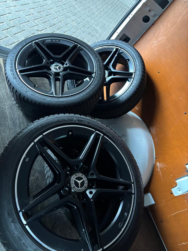 Mercedes-Benz AMG 18 inch winterbanden en velgen, Auto-onderdelen, Banden en Velgen, Ophalen, 18 inch, Banden@velgen.nl, Postbus 1