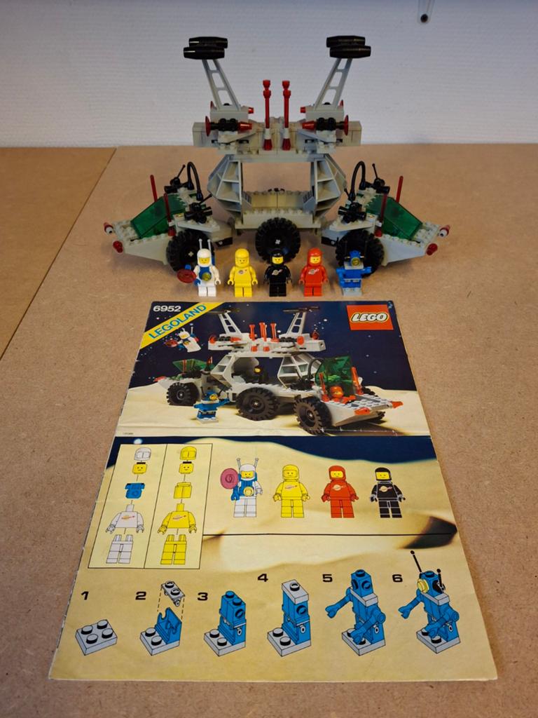 Lego 6952 Solar Power Transporter. Jaren 80 Classic Space, Compleet, Lego, Info@lego.com, 33 Bath Road, Slough, UK