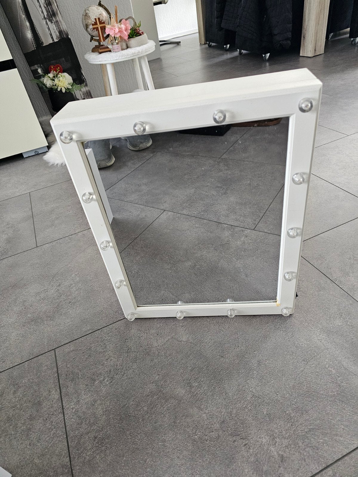 Witte sieradenkast met spiegel en verlichting, Huis en Inrichting, Woonaccessoires | Spiegels, Ophalen
